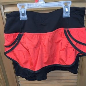 Lululemon RUN: Speed Squad Skirt (size 2)
